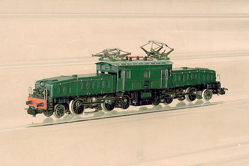 E-Lok, MÄrklin, Anfang 50er Jahre, Spur HO, Nr. 3015, Schweizer Krokodil, grÜn, im orig. Karton mit Holzeinlage, Überholung empfohlen, Funktion ...