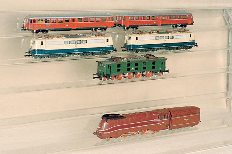 Stromlinienlok, MÄrklin, 60er Jahre, Spur HO , Nr. 3089, rot, lÄuft einwandfrei, min. bespielt