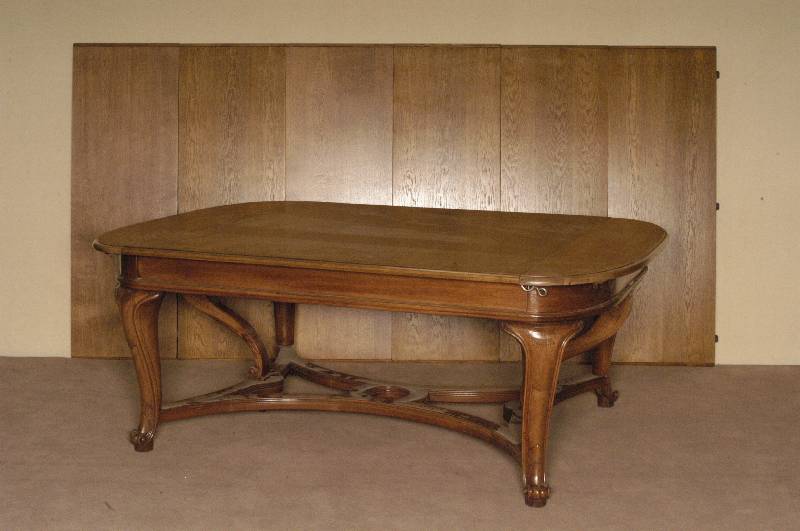 Ausziehtisch, deutsch, um 1900, Eiche massiv , Eichefurnier, im FrÜhbarockstil, Beine geschweift, Akanthusblattverzierung und Veluten, Beine ...