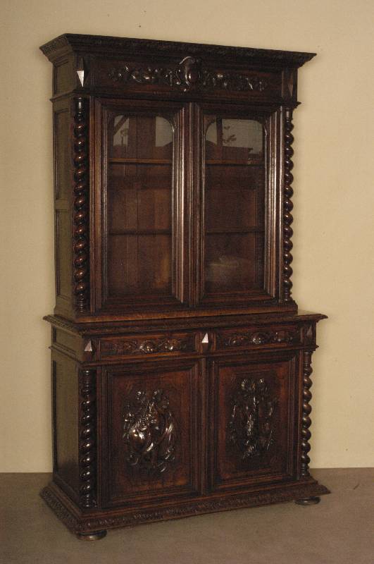 Glasaufsatzschrank, Frankreich, um 1880, Korpus Eiche massiv, RÜckwand Weichholz, in den Ecken gedrechselte SÄulen in Korkenzieherform, ...
