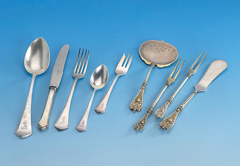 4 Teile Vorlegebesteck, Koch & Bergfeld, um 1895, 800er Silber teilverg., Griffe mit Maskeron, FrÜhbarockstil, partiell nachge- stochen