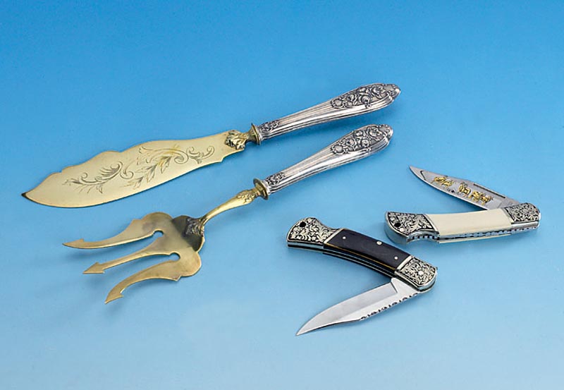 2-teiliges Fischvorlegebesteck, um 1910, 800er Silber, franz. Einfuhrstempel, Rosende- kor, Griffe gefÜllt, Gebr.-Teile Metall vergoldet, ...