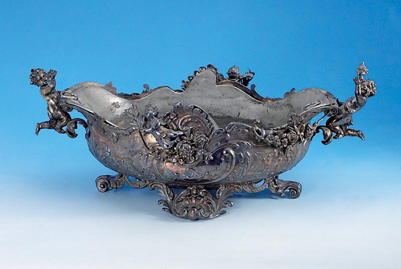 Jardiniere, deutsch Hanau um 1892/95, fÜr Österreich gemacht, 830er Silber, Rokokostil, oval, 8-fach geschweift, in sich gebogt und gebaucht, ...