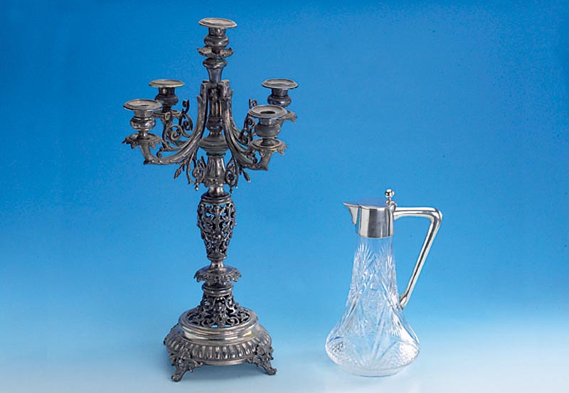 Prunkkerzenleuchter, deutsch um 1870/75, Renaissancestil mit barocken und klassizist. Elementen, 750er Silber, geprÜft, Fuß und Mittelteil m. ...