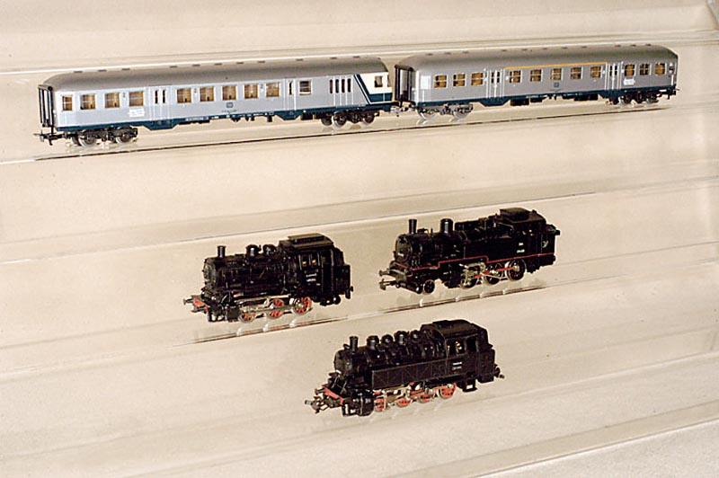 3 Dampfloks, MÄrklin, Spur HO, Nr. 3000, 3105 und 3031, alle intakt, l. bespielt, guter Zustand (unten)