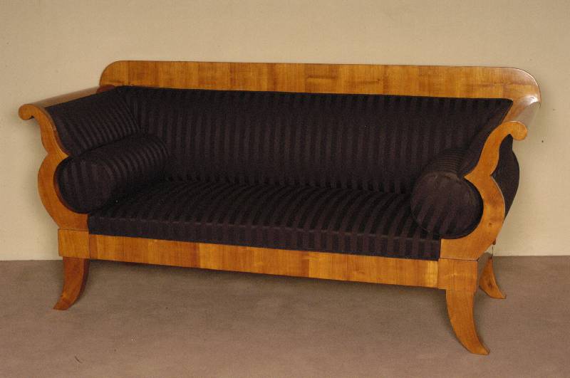 Sofa, im Biedermeierstil, Korpus Weichholz, Kirschbaum massiv, Kirschbaumfurnier gespiegelt, nach dem Vorbild von 1830/40, wohnfertig, elegant, ...