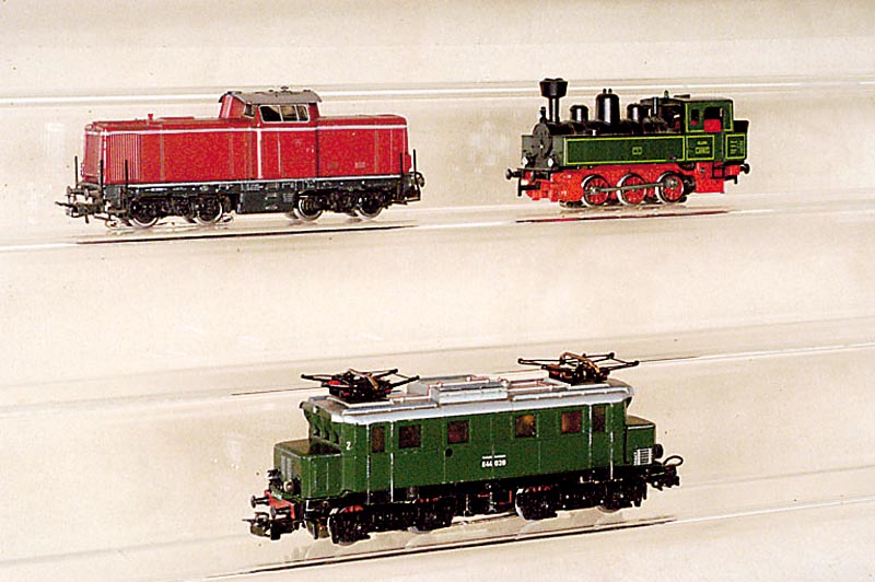 E-Lok, MÄrklin, 1964, Spur HO, Nr. 3011, E 44, intakt, guter Zustand, im orig. Karton (unten)