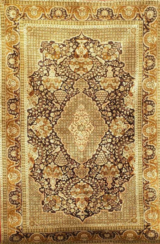Ghom Seide, Persien, ca. 60 Jahre, reine Naturseide, ca. 210 x 139 cm, SchÄtzwert: 3500.- EURO, EHZ: 2 (Sehr Guter Zustand). Glan zreicher ...