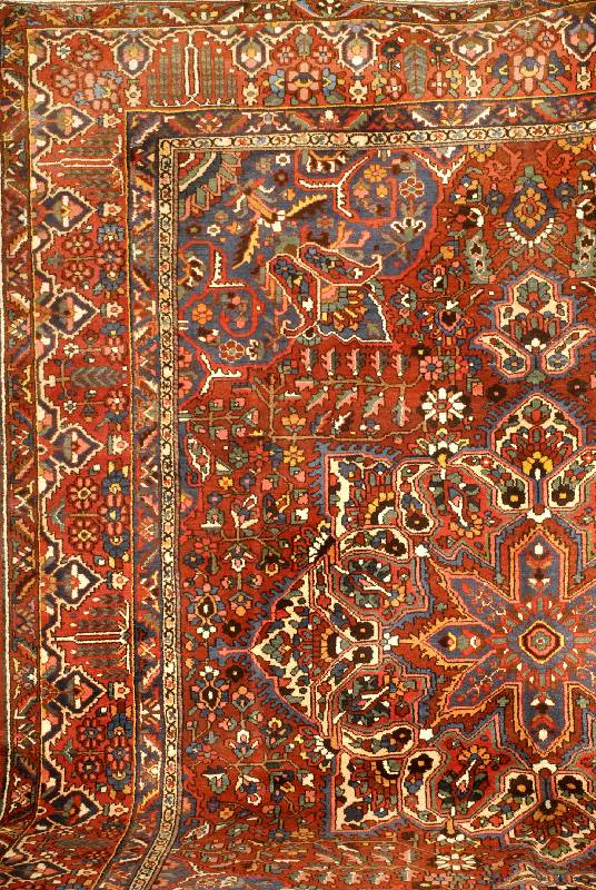 Bachtiar, Persien, um 1930, Wolle auf Baumwolle, ca. 435 x 345 cm, SchÄtzwert: 3300.- EURO, EHZ: 2 (hervorragender Erhaltungs zustand). Die ...