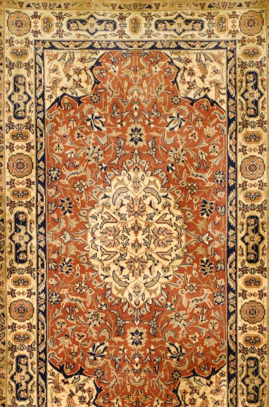 Esfahan Kork, China, ca. 30 Jahre, Korkwolle, ca. 155 x 90 cm, Schätzwert: 1100.- EURO, EHZ: 2-3, gute Knüpfqualität.