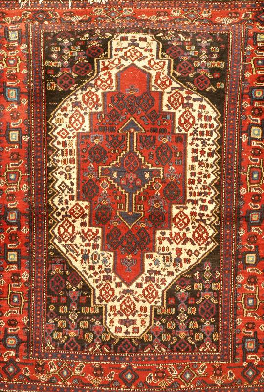 Senneh, Persien, ca. 50 Jahre, Wolle auf Baumwolle, ca. 136 x 107 cm, SchÄtzwert: 650.- EURO, EHZ: 3. Feste KnÜpfqualitÄt.