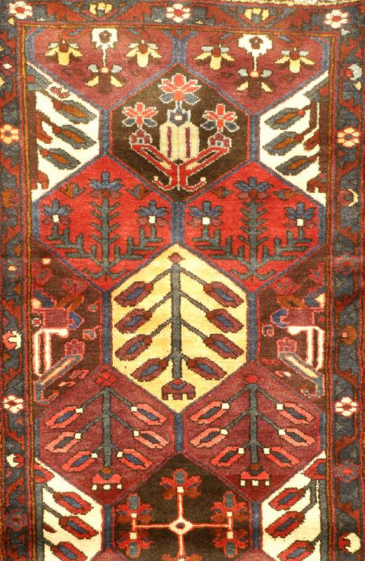 Bachtiar, Persien, ca. 40 Jahre, Wolle auf Baumwolle, ca. 321 x 118 cm, SchÄtzwert: 450.- EURO, EHZ: 2, Seltenes Muster.