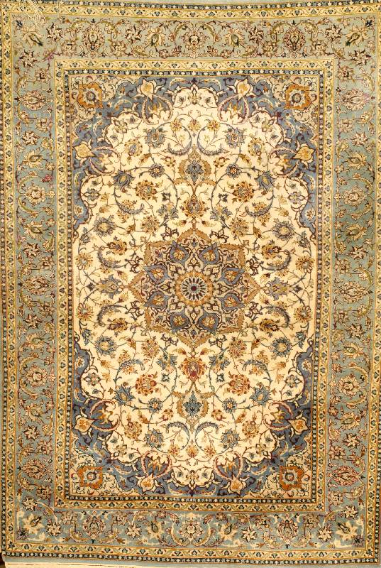 Esfahan fein, Persien, ca. 60 Jahre, Korkwolle mit und auf Seide, ca. 156 x 109 cm, SchÄtzwert: 3500.- EURO, EHZ: 2-3. Sehr feine KnÜpfung ...