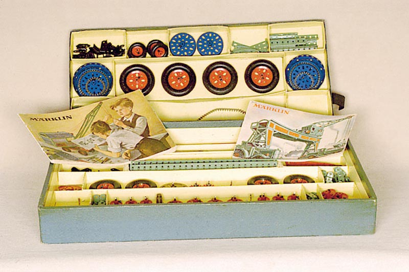 Großer MÄrklin-Metallbaukasten, 40er/50er Jahre, Nr. 105, nicht vollstÄndig, im orig. Karton, altersbed. guter Zustand, sammelw., l. bespielt
