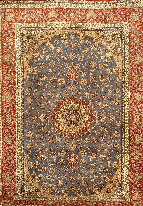Esfahan fein sign, Zentralpersien, ca. 30 J ahre alt, feine hochwertige Korkwolle mit Seid e geknÜpft auf reiner Naturseide, ca. 308 x 21 1 cm, ...