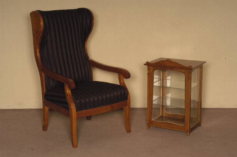 Kleine Ladenvitrine, deutsch, um 1900, Korpus Eiche massiv, original Zustand, Schellackpoliert, stammt wohl ursprÜnglich aus einem ...