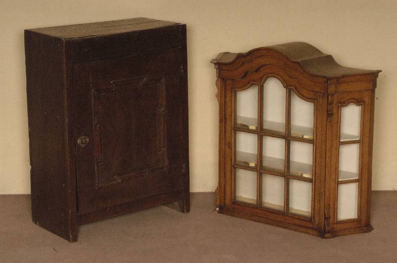BarockschrÄnkchen, norddeutsch, um 1780, Eiche massiv, 1-tÜrig, schÖnes kleines praktisches MÖbel, Alters- und Gebrauchsspuren , ca. 82x58x32 ...