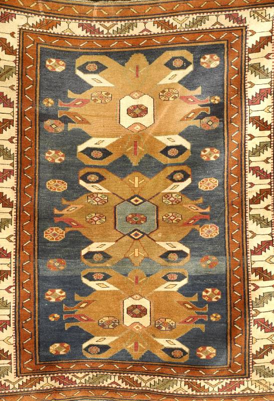 Shirwan, Kaukasus, um 1910, Wolle auf Wolle, ca. 131 x 111 cm, SchÄtzwert: 4000.- EURO, EHZ: 3, ungewÖhnliches Motiv mit den sch Önen ...