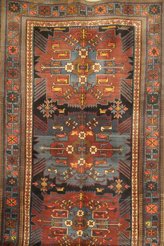 Shirwan, Kaukasus, um 1930, Wolle auf Wolle, ca. 305 x 183 cm, SchÄtzwert: 3900.- EURO, EHZ: 3, Seltenheit das ein so großer Kau kase auftaucht ...