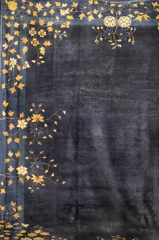 Peking, China, um 1900, Wolle auf Baumwolle, ca. 345 x 280 cm, SchÄtzwert: 3800.- EURO, EHZ: 4-5. SchÖner China Teppich m it Typischer ...