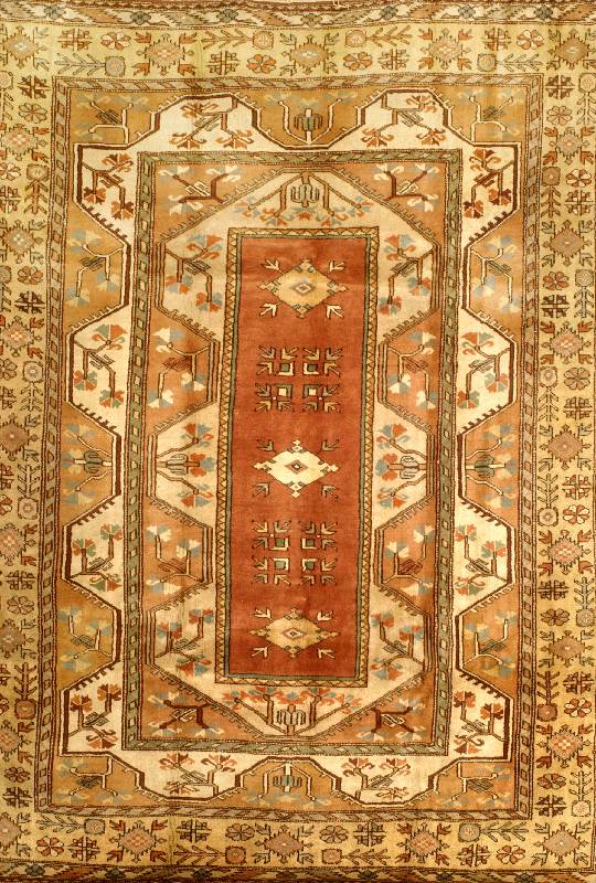 Milas, TÜrkei, ca. 40 Jahre, Wolle auf Wolle, ca. 270 x 210 cm, SchÄtzwert: 1300.- EURO, EHZ: 2 (Guter Erhaltungszustand), Pflanz enfarben.