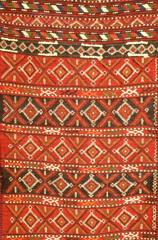 Kelim Gashgai, Persien, um 1930, Wolle auf Wolle, ca. 270 x 70 cm, SchÄtzwert: 980.- EURO . Seltenes Motiv.