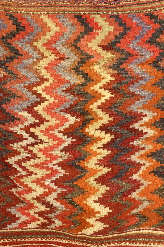 Afschar Sofreh, Persien, um 1920, Wolle auf Wolle, ca. 144 x 133 cm, SchÄtzwert: 1100.- EURO, EHZ: 3