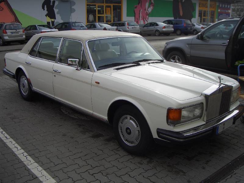 Rolls Royce Silver Spur, Bj: 1990, ca. 44.000 km, 177/241 kW/PS, 8-Zylinder, Austattung: weiss, Leder hell-beige, Katalysator (Schadstoffklasse E2), ...