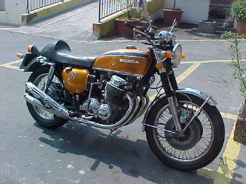 Honda 750 K2, Bj: 1973, 49/67 kW/PS, 4 Zylinder, TÜV bis 05/07, Ausstattung: Farbe orig. Candy-gold, Vergaser neu synchronisiert und eingestellt, ...