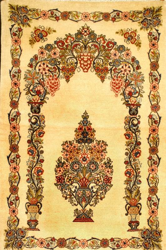 Keschan, Persien, ca. 50 Jahre, Wolle auf Baumwolle, ca. 166 x 112 cm, Schätzwert: 1200.- EURO, EHZ: 2 (guter Erhaltungszustand). Seltener Keschan ...