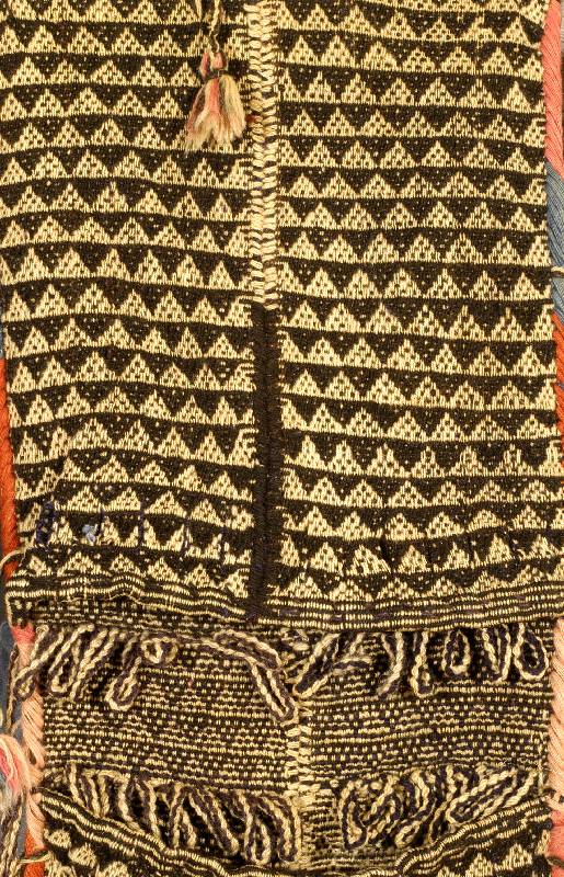 Ghaschgai Doppeltasche, Persien, um 1920, Wolle auf Wolle, ca. 92 x 38 cm, Schätzwert: 850.- EURO, EHZ: 2, guter Zustand.
