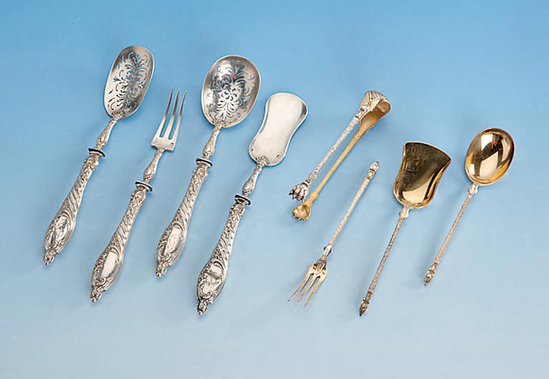 4-teil. Petit-Fours-Besteck, Frankreich um 1890, Meistermarke Emile Puiforcat, Bes.-Monogr., verbeult, Orig.-Etui