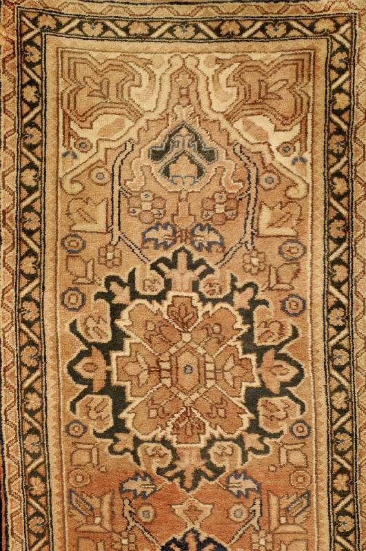 Heriz, Persien, ca. 50 Jahre, Wolle auf Baumwolle, ca. 285 x 86 cm, Schätzwert: 850.- EURO, EHZ: 3