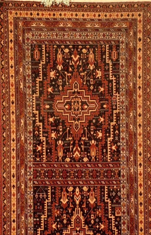 Zakini fein alt, Afghanistan, ca. 50 Jahre, Wolle auf Wolle, ca. 368 x 87 cm, Schätzwert: 1900.- EURO, EHZ: 2, sehr guter Zustand.