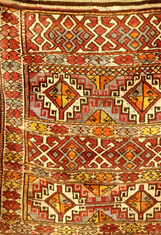 Karapinar Antik, Türkei, um 1900, Wolle auf Wolle, ca. 109x107 cm, Schätzwert: 2000.- EURO, EHZ: 3, schöne farbgestalt, seltenes Ma?