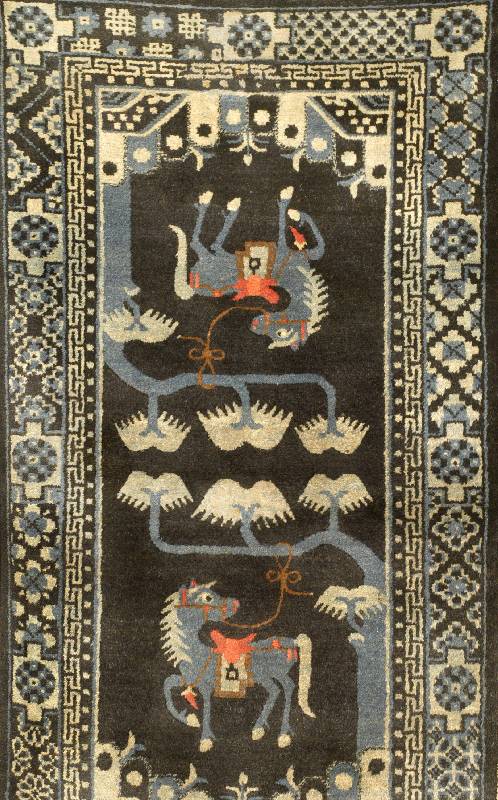 Pou Tou Antik, China, um 1900, Wolle auf Baumwolle, ca. 119 x 64 cm, SchÄtzwert: 1800.- EURO, EHZ: 2, guter Zustand, schÖne Wollqualit Ät, sehr ...