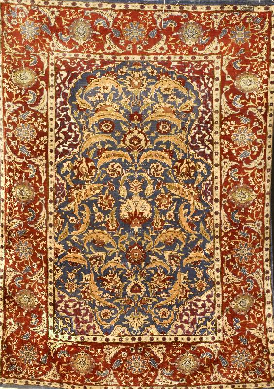 Hereke sign. alt, Türkei, um 1930, reine Naturseide, ca. 103 x 75 cm, Schätzwert: 3500.- EURO, EHZ: 3 (gesamt guter Erhaltungszu stand), feine ...
