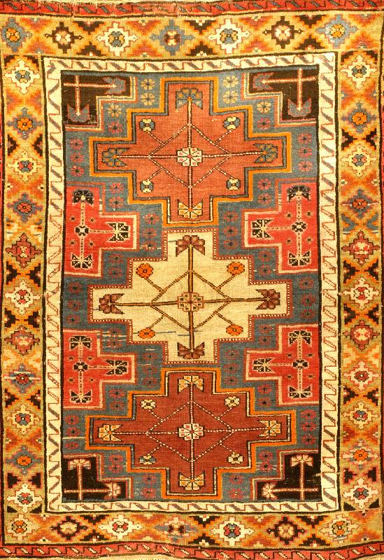 Karabagh Antik, Kaukasus, um 1900/10, Wolle auf Wolle, ca. 138 x 100 cm, Schätzwert: 2500.- EURO, EHZ: 4-5, schön bei diesen antike n Kaukasen die ...