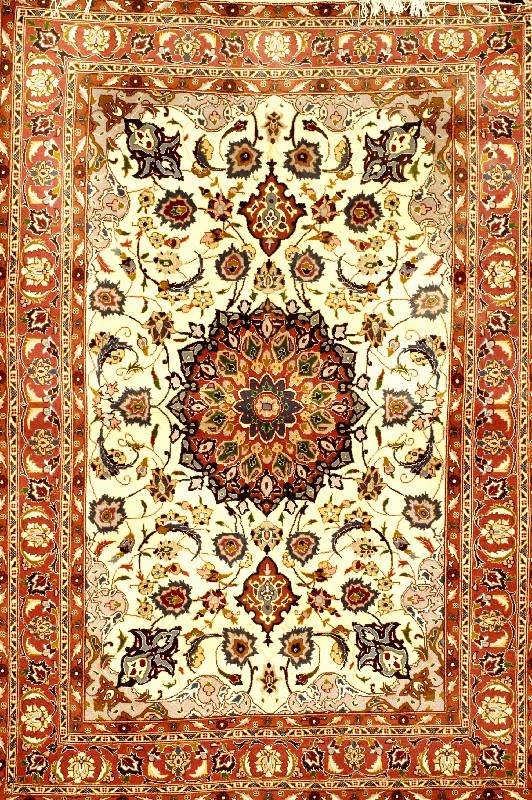 Täbriz fein, Persien, ca. 20 Jahre, Korkwolle mit Seide, ca. 146 x 103 cm, EHZ: 2-3, sehr feine Korkwolle in verarbeitung mit bester Seide. ...