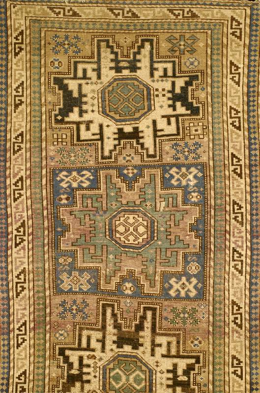Shirwan, Kaukasus, um 1900, Wolle auf Wolle, ca. 186 x 101 cm, Schätzwert: 2200.- EURO, EHZ: 4