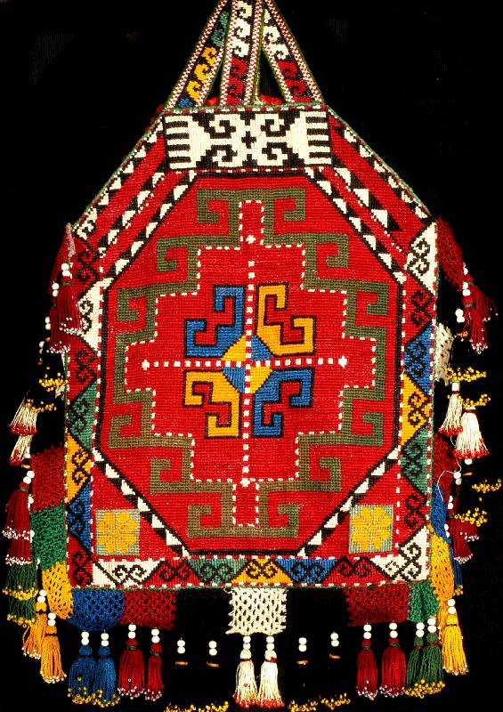 Salz oder Teetasche, Turkestan, um 1920, Petit Point Stickerei in Seide, HÄckelborte mi t Seidenquasten und Glasperlen, ca. 38 x 33 cm , Ehz: 2, ...