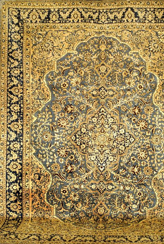 Ghom alt, Persien, ca. 60 Jahre, Wolle auf Baumwolle, ca. 342 x 250 cm, Schätzwert: 3300.- EURO, Ehz: 2, mit Seide verarbeitete fe ine ...