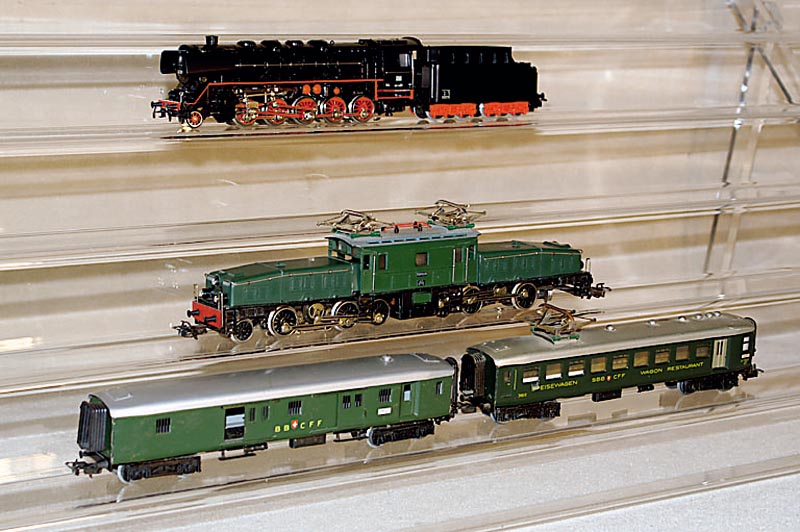 Schwere GÜterzuglokomotive, 125 J. MÄrklin, Spur HO, Nr. 3108, l. Lagerschaden (werksbedingt) am Tender, sonst unbespielt, intakt, im orig. ...