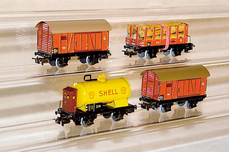 Konvolut MÄrklin-GÜterwagen, 40er/50er Jahre, Spur HO, best. aus: 372GK/5, 374S/9, 2 x 381/8, min. bespielt bzw. unbespielt, selten, absolut ...