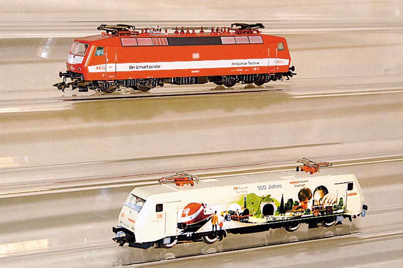 E-Lok, MÄrklin, 1995, Spur HO, Nr. 3454, rot/weiß, einmalige Serie, im orig. Karton, intakt, sammelw.