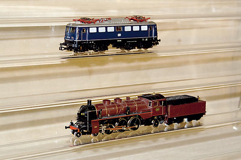 E-Lok, MÄrklin, 1965, Spur HO, Nr. 3040, blau, erste AusfÜhrung, intakt, im orig. Karton