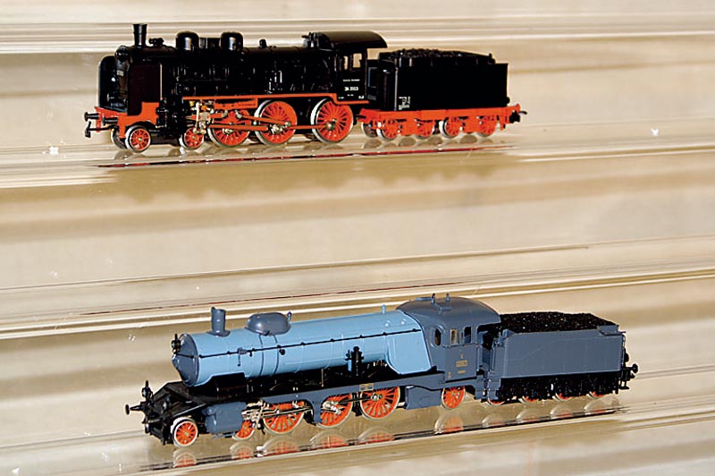 Dampflok mit Tender, MÄrklin, 1977-87, Spur HO , Nr. 3099, im orig. Karton, intakt, min. bespielt