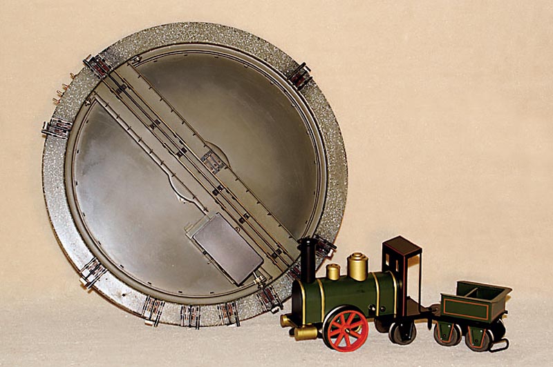Drehscheibe, MÄrklin, 1976-1993, Spur HO, Nr . 7186, 10 GleisanschlÜsse, Ring weiß gesprenkelt, Dach schwarz, sehr guter Zustand, intakt, im ...