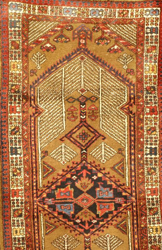 Garadje, Persien, um 1920, Wolle auf Wolle, ca. 315 x 93 cm, Schätzwert: 1500.- EURO, EHZ: 3-4, feste Knüpfqualität.