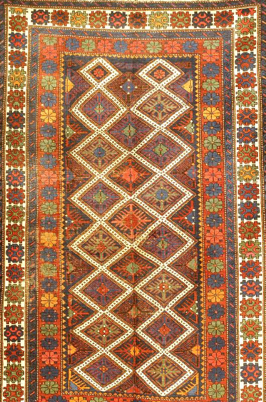 Kuba Shirwan, Russland, um 1890, Wolle auf Wolle, ca. 188 x 118 cm, Schätzwert: 4500.- EURO, EHZ: 4, schöne Farbgestalt, zumteil mit ...